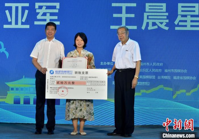 拜仁在上周宣布和诺伊尔提前续约到2025年夏天，这名37岁的门将在复出之后表现出色，并预计会在明年3月重返国家队。